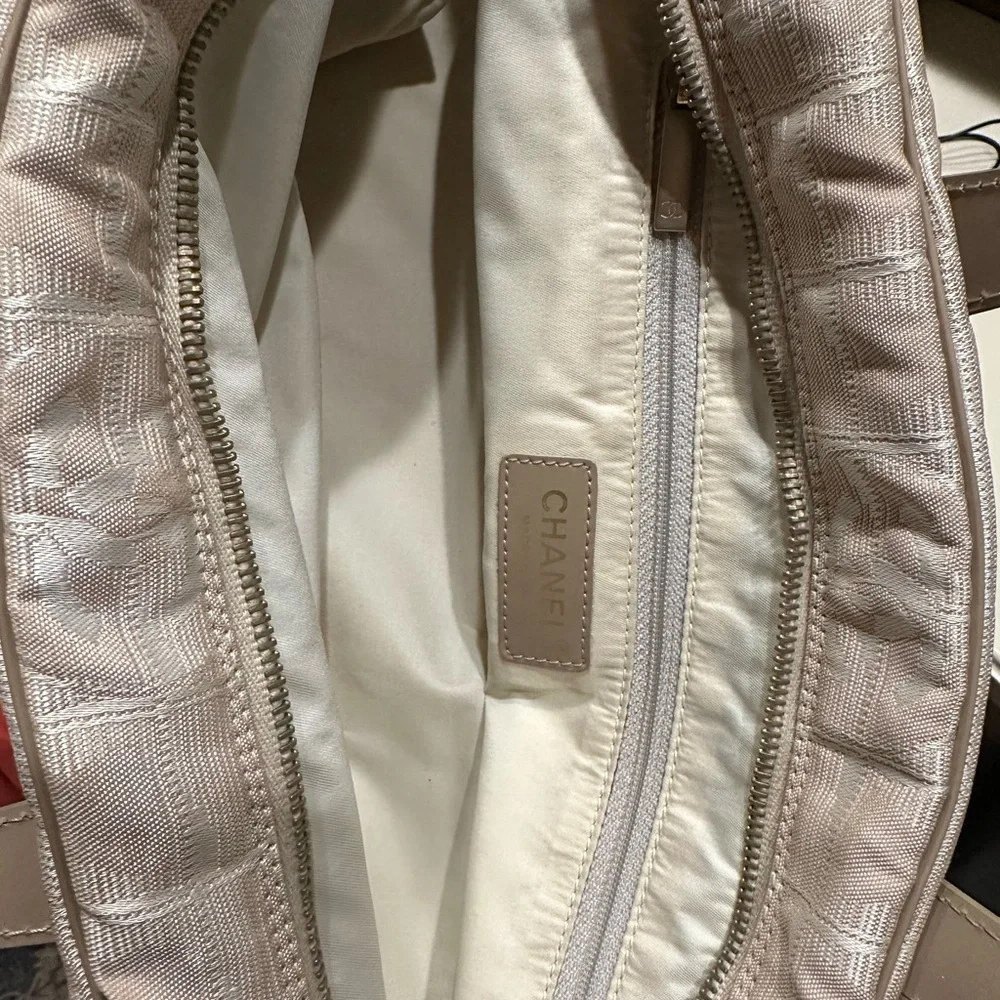 CHANEL elevate your